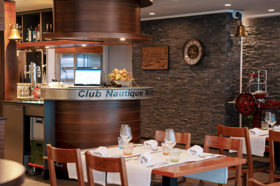 Restaurant du Club Nautique (13 points GM)