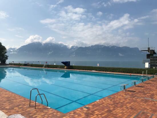 Corseaux Plage (piscine intérieure et extérieure)