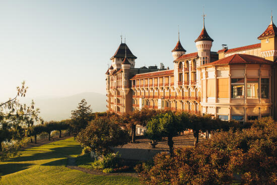 SHMS – Swiss Hotel Management School