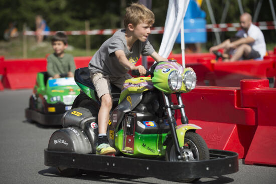 Circuit de petites voitures électriques pour enfants au Gryon Parc