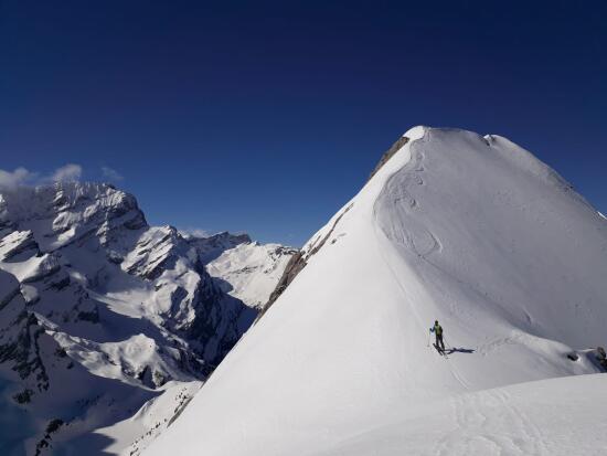 Ski de randonnée avec le Bureau des guides des Alpes Vaudoises