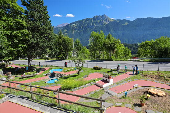 Le minigolf de Leysin en été