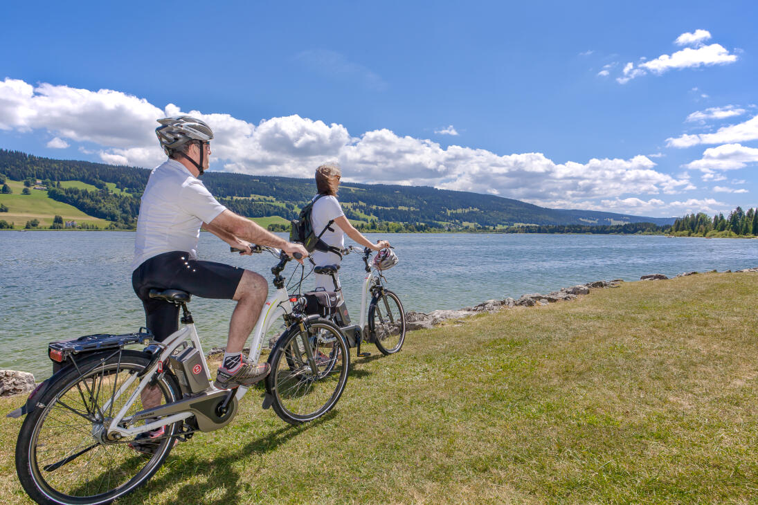 Mit dem E-Bike um den Lac de Joux
