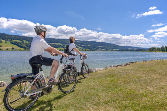 Mit dem E-Bike um den Lac de Joux