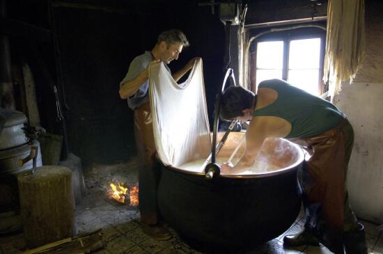 The Maison de l’Etivaz and the Caves à fromage