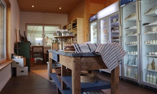 Le Sapalet - intérieur - printemps - PERET - Rossinière