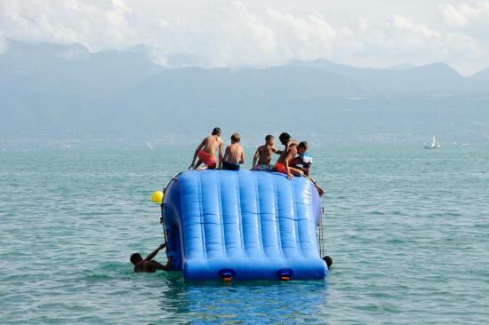 Lausanne sur Mer aux Pyramides de Vidy